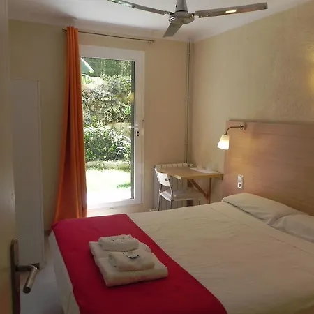 Bonany Hostel *